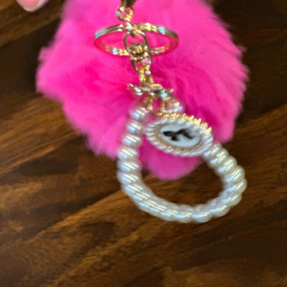 Key chain Pom Pom wristlet pearl sweet16 keychain with charm pompom pink - Picture 7 of 11